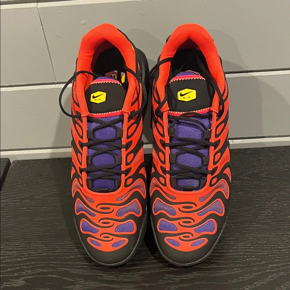 Nike Air Max Plus TN Black and Red with Purple Accents Men’s size 11.5 - Picture 7 of 7